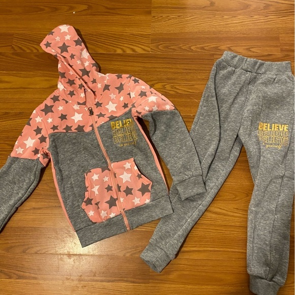 Love from the Heart Sweatsuit size 5/6 (HG) - Picture 3 of 11